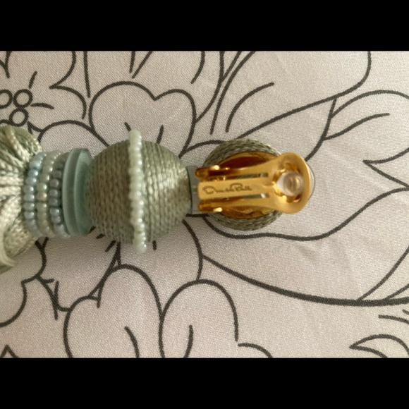 Oscar de la Renta Ball Tassel Drop Clip on Earring - Picture 4 of 8